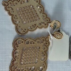 Elegant Gold Filigree Earrings